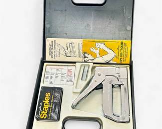 Swingline #800 Stapler Tacker w/ Case & Staples