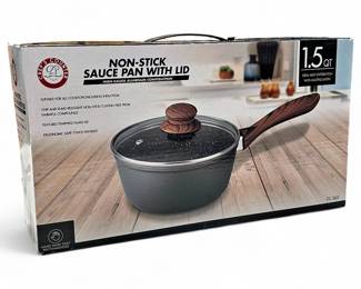 Chef's Counter Non-Stick Saucepan with Lid, 1.5 Qt