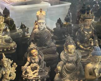 Many Buddhas