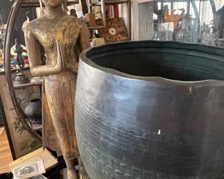 Huge 18th century Japanese gong… Very rare 19 century? standing Thai bronze