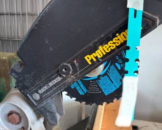 Black and Decker saw 