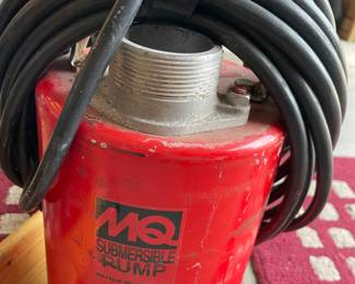 Submersible pump 