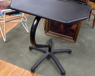 Laptop desk