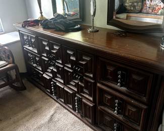 FURNITURE DRESSER WITH MIRROR II