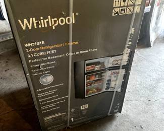 WHIRLPOOL MINI FRIDGE AND FREEZER NIB