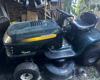 CRAFTSMAN LT100 RIDING MOWER