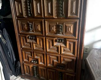 FURNITURE CHEST OF DRAWERS