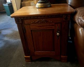 FURNITURE END TABLE