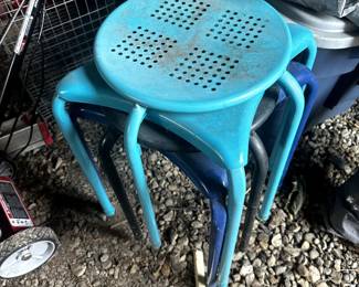 METAL STACKABLE OUTDOOR SIDE TABLES
