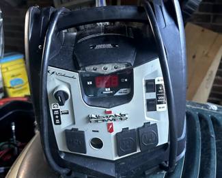 BATTERY CHARGER