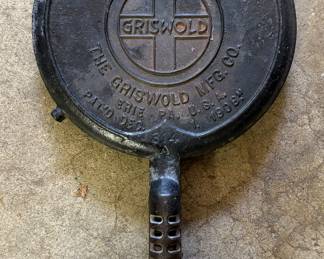 Vintage Griswold No. 8 Cast Iron Waffle Maker • Patent 1908