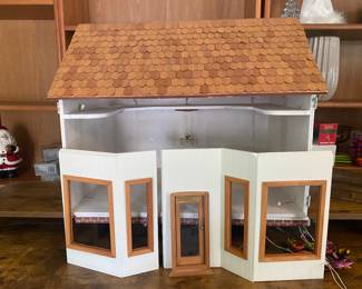 DOLL HOUSE