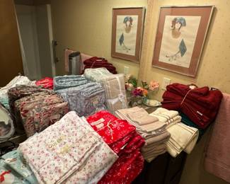 Nice linens here, lots of nice sheet sets (King and queen) and very nice sets of bath towels here. Lands end, etc