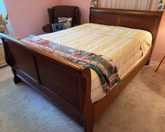Beautiful queen size sleigh bed. Seldom used, very clean