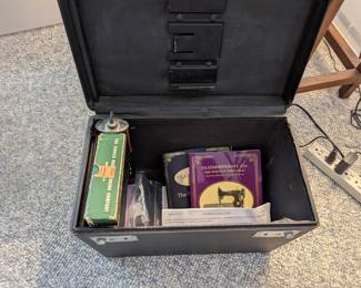 Original box, manuals, feet, oil can and all accessories. Amazing