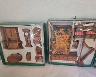 Collectible Dolls, Furniture & Accessories