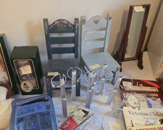Collectible Dolls, Furniture & Accessories