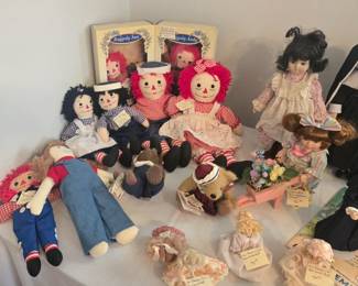 Collectible Dolls, Furniture & Accessories
