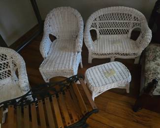 Collectible Dolls, Furniture & Accessories