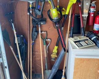 battery operated lawn equipment, garden tools, etc