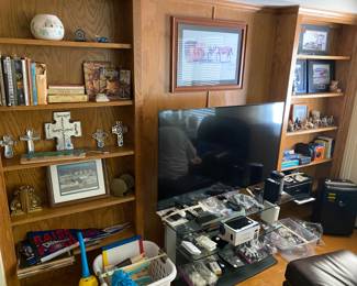 Sony TV, electronics, Canon printer, Amazon shredder, books, framed pictures, decorative items, toys
