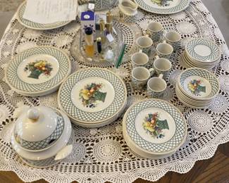 Dining Table w china service