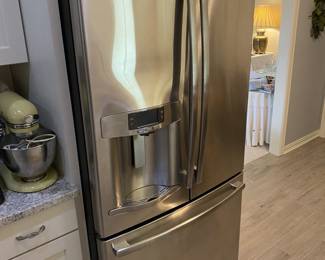 GE stainless steel refrigerator