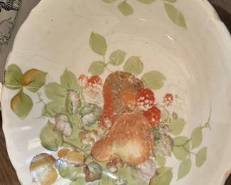 Antique vegetable bowl - excellent condition
2 available