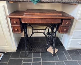 Singer machine with beautiful and working machine