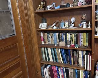 Books & figurines