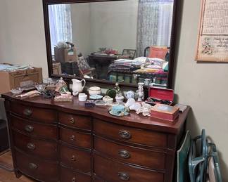 Dressor with Mirror