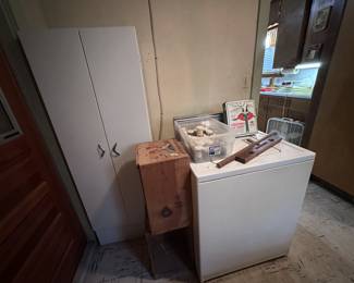 Washing machine, cabinet and tools