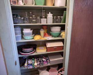 Tupperware & platters