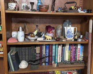 Figurines, books