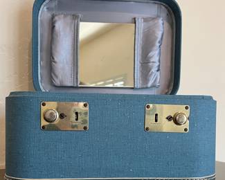 Waldorf Luggage Vintage Cosmetic Case