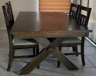 Dining Table 42 x 70 w 4 Chairs
