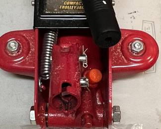 Pittsburgh 2-Ton Trolley Jack