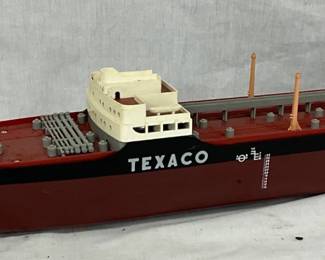 Texaco Tanker Model Ship ‘Texaco North Dakota’ with Wilmington, Del. Designation