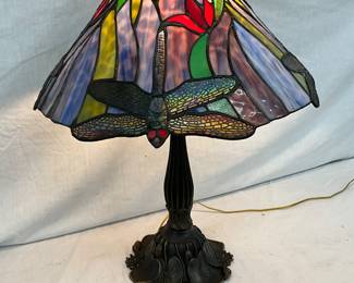 Dragonfly Stained Glass Table Lamp with 19-Inch Shade
