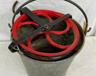 Well Bucket w/pulley