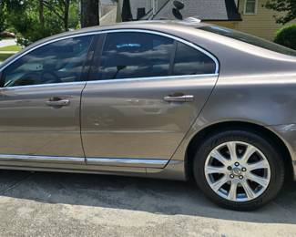 2010 Volvo S80 168k miles Leather interior Moon Roof - Only 1 owner
$4,995