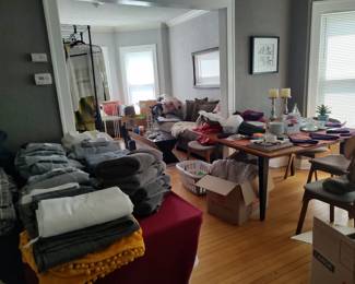 Lots of linens...Queen and twin