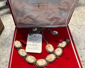 Authentic cameo set