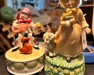 Figurines collectible porcelain,