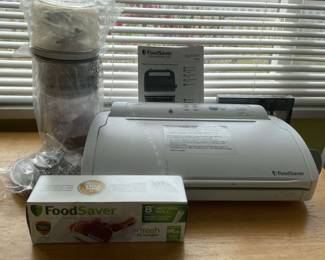 V2830 Food Saver With New Jar Sealer