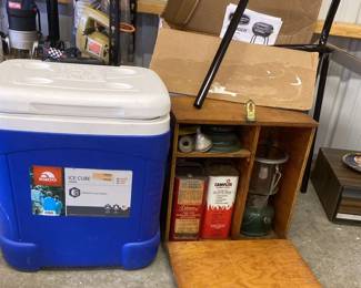 Coleman Camplite Lantern Igloo Ice Chest And New In Box Swinger 4100 Grill