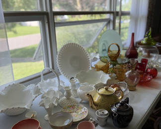 Milk glass, g