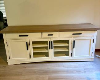 Tv /media center