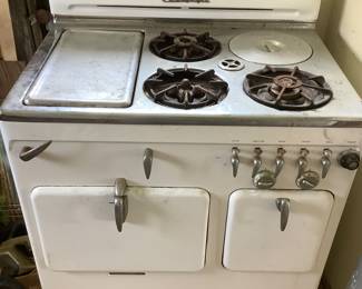 Chambers stove for parts or not. 95. UPTOWN SALE