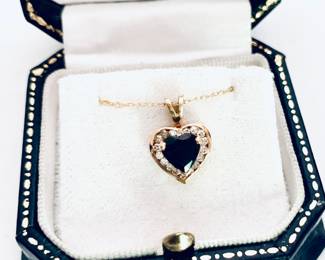 GOLD & SAPPHIRE NECKLACE